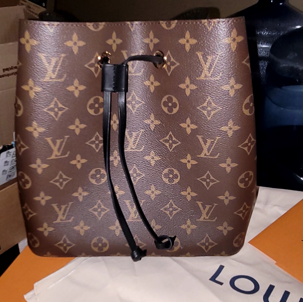 Nwt-Louis Vuitton neonoe Monogram black/brown